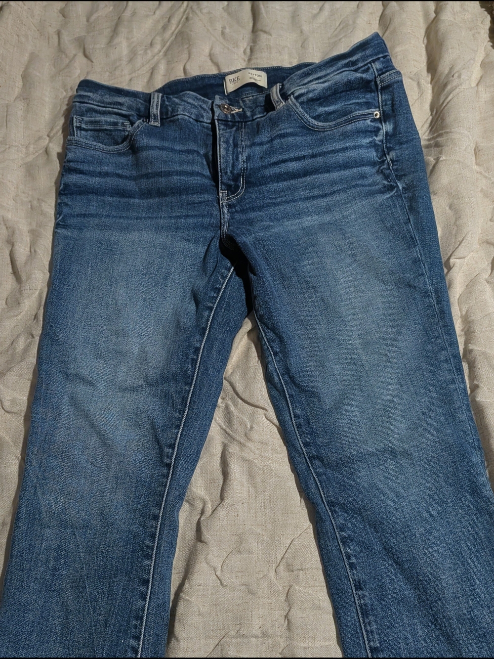 Dark Blue Womens Crop "PAYTON" Jeans BY BKE Buckle Size 30 Worn Once